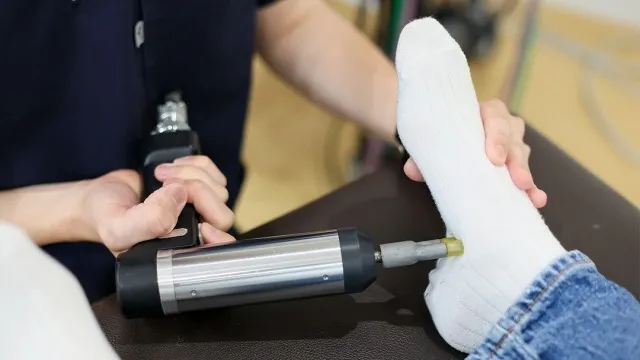 距骨の歪み原因とは？見逃せないサインと全身への影響！